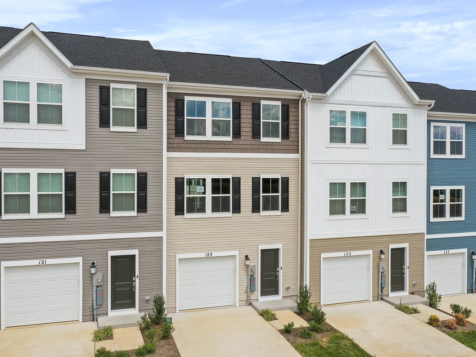 3 bed, 1708 sqft, $2,050 — Photo 1