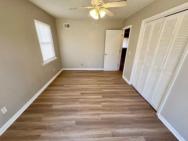 1649B S Beltline Blvd — Photo 10