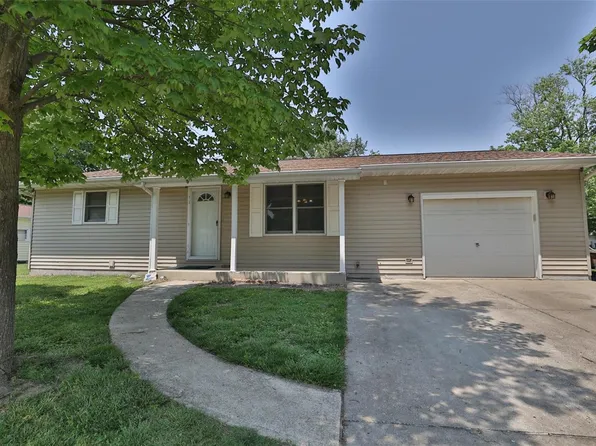 206 W Cedar St, New Baden, IL 62265