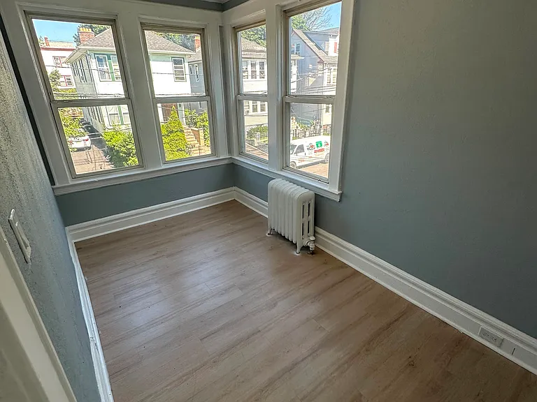 100 Smith St #2F — Photo 4