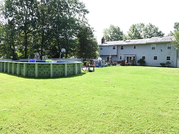 3rd image of 31 Bayard Dr
