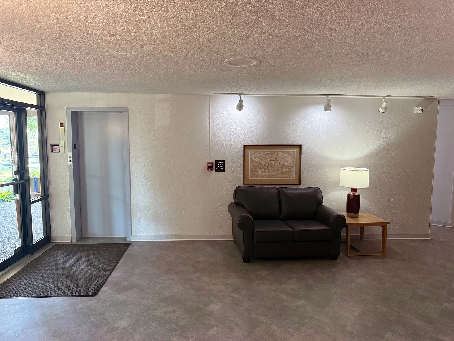 2 bed, $1,400 — Photo 4