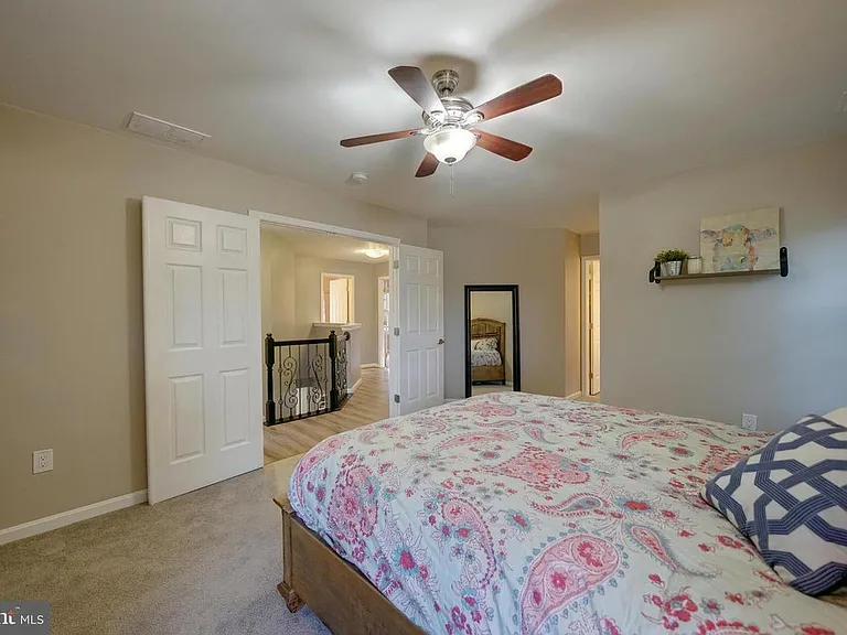 494 Pitt Ct — Photo 6