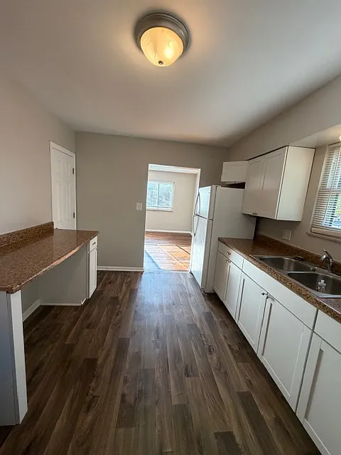 3 bed, 1064 sqft, $1,320 — Photo 3
