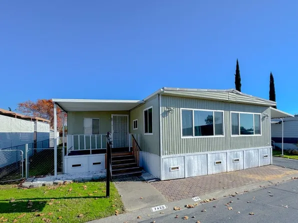 7420 Newport Ln, Sacramento, CA 95842