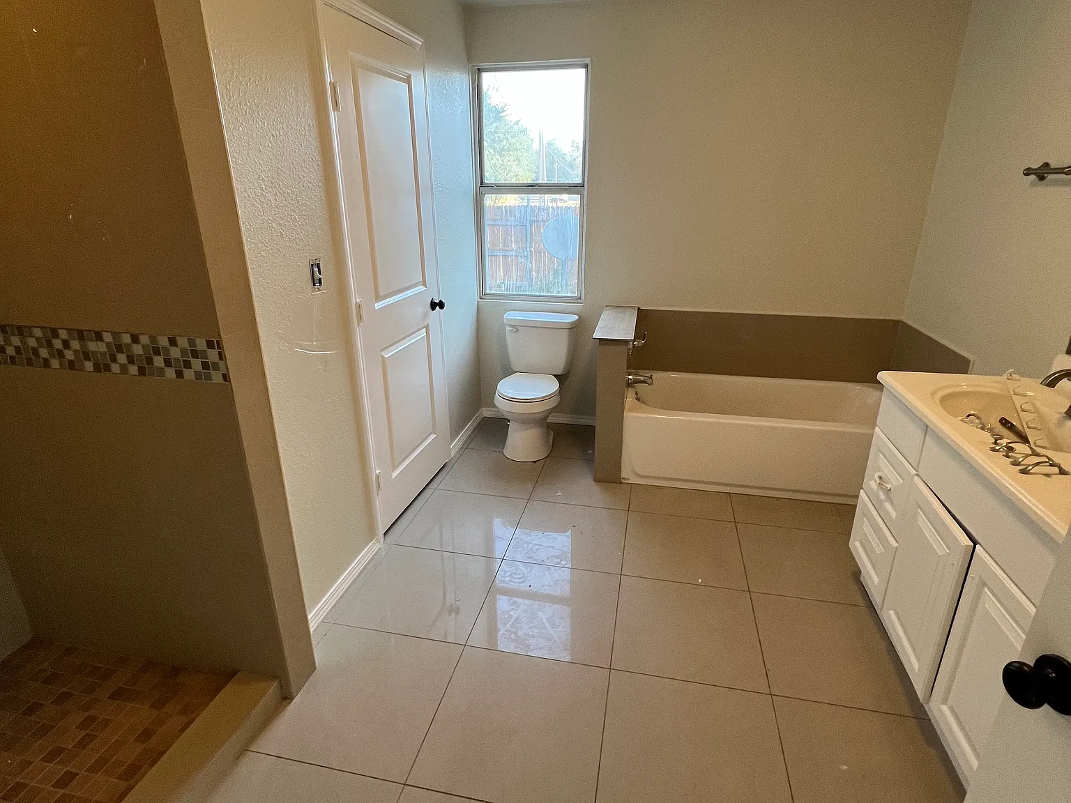 3 bed, 1216 sqft, $1,450 — Photo 3