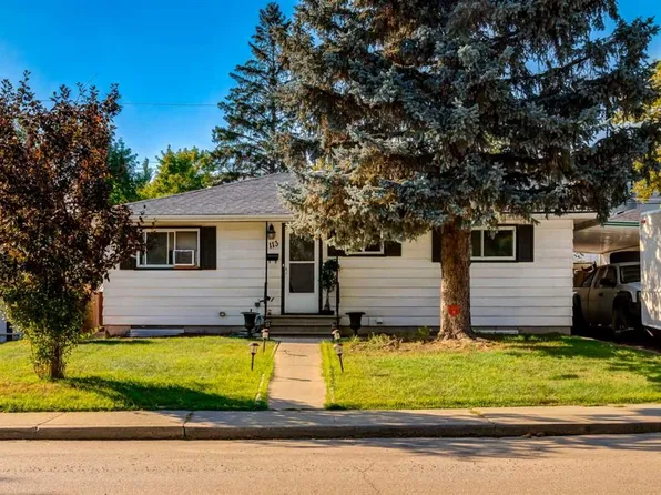 113 SE Hounslow Dr NW, Calgary, AB T2K 2E6