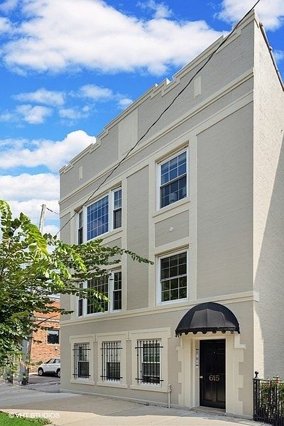 1st image of 615 W Dickens Ave