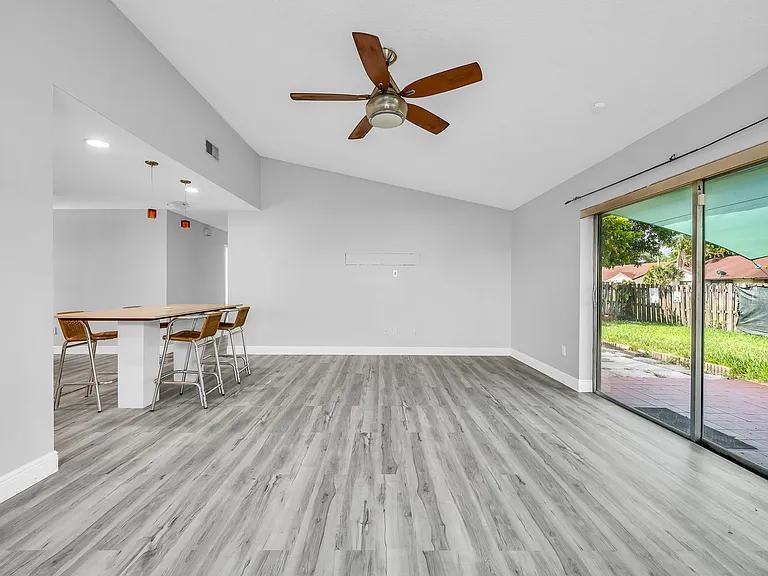 23073 SW 56th Ave — Photo 4