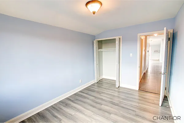 Sold by Chantior Real Estate LLC | media 32