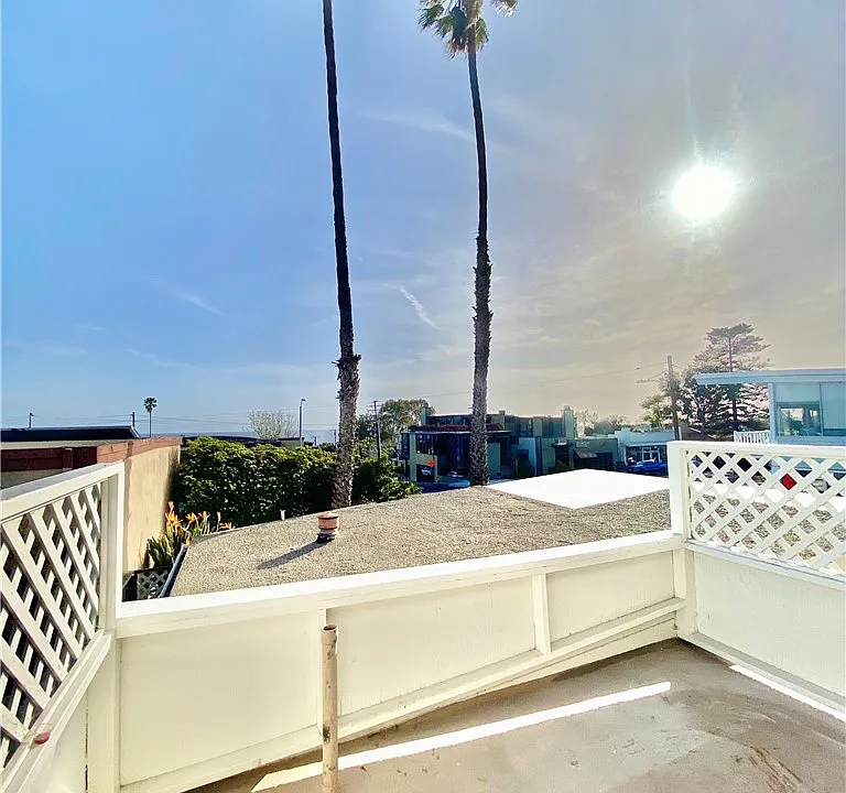 1190 N Coast Hwy
