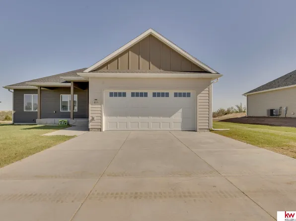 811 S St, McCook, NE 69001