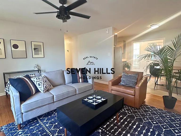 1020 Kinney St — Photo 3