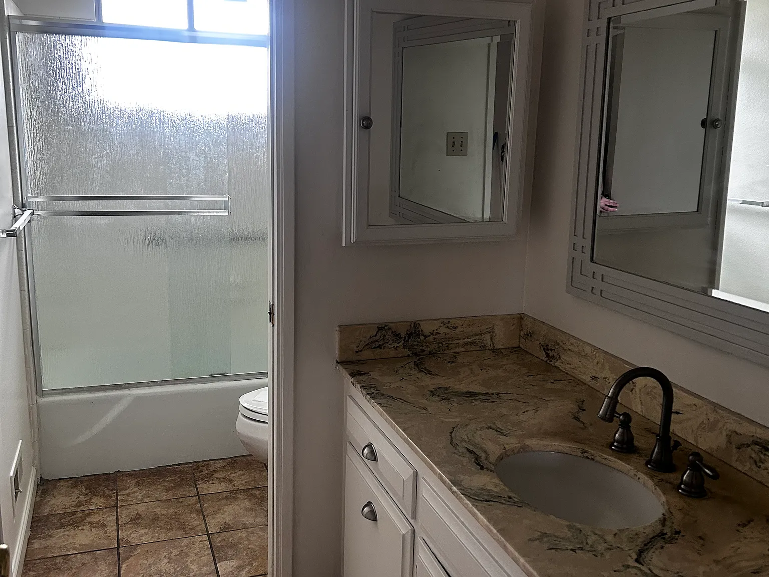 2 bed, 1300 sqft, $2,295 — Photo 4