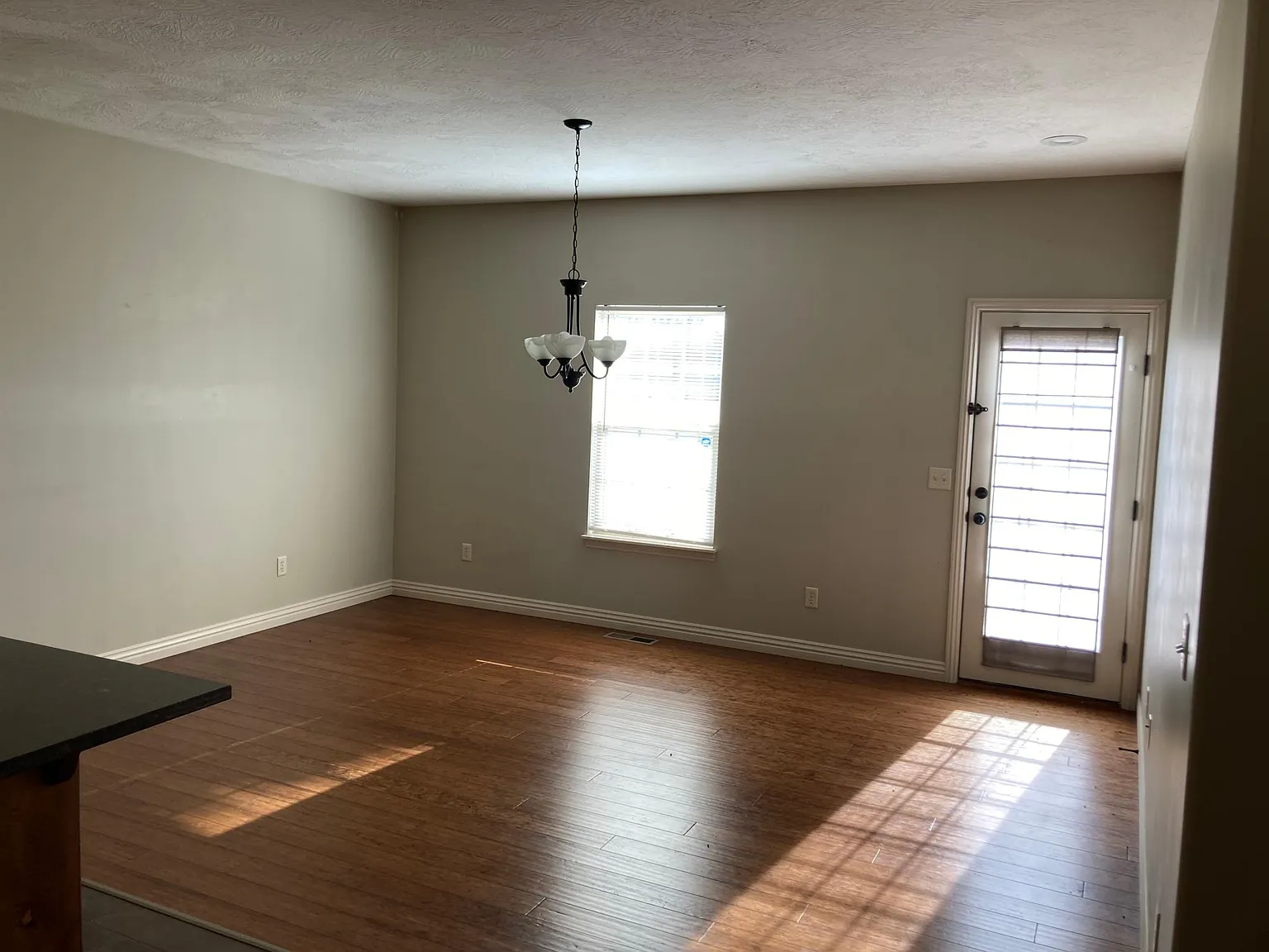 3 bed, 1500 sqft, $1,650 — Photo 4