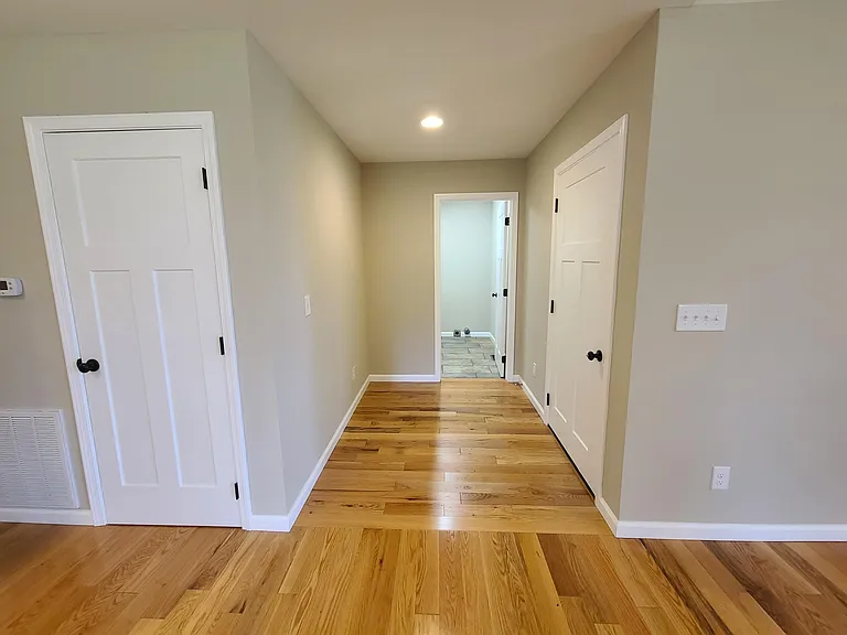 199 Powell St — Photo 15