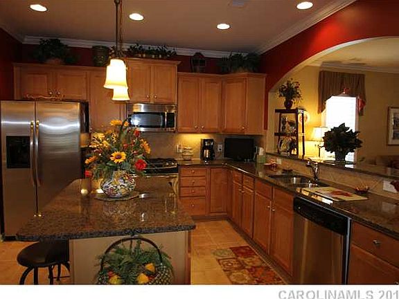 3rd image of 56125 Finches Ct