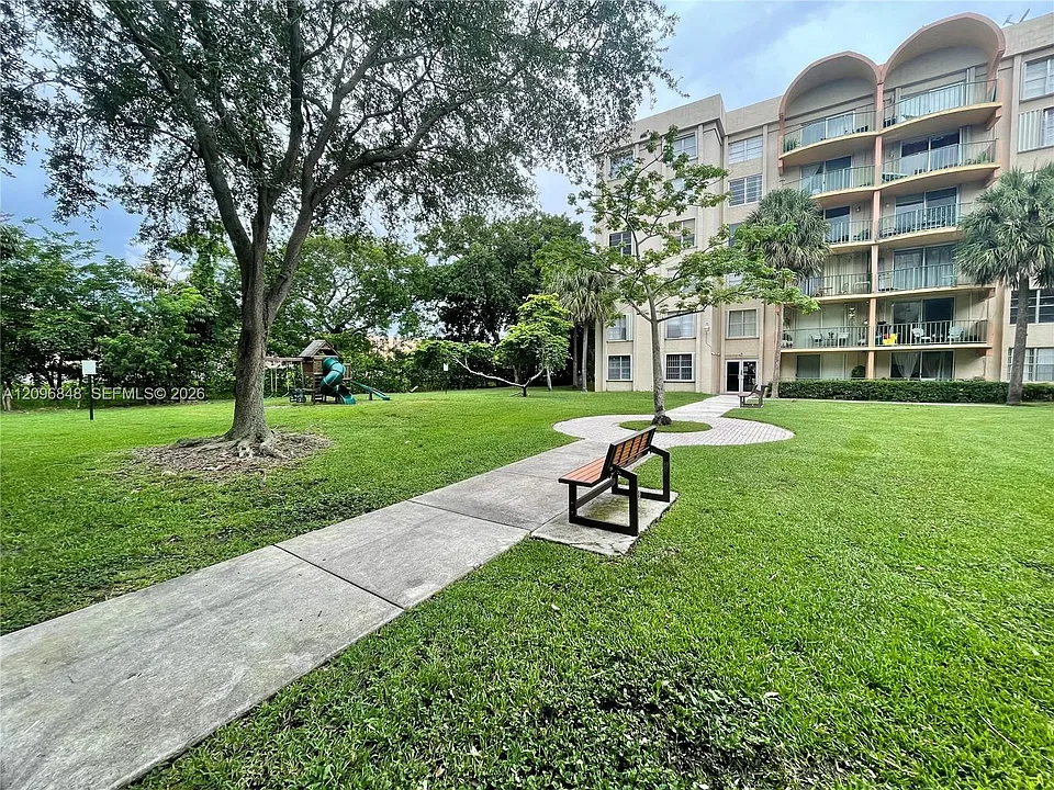 9310 Fontainebleau Blvd #207