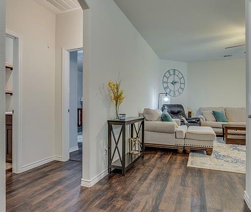 5th image of 2901 Colorado Dr