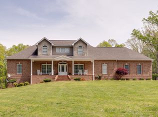 135 Vols Ln, Estill Springs, TN 37330