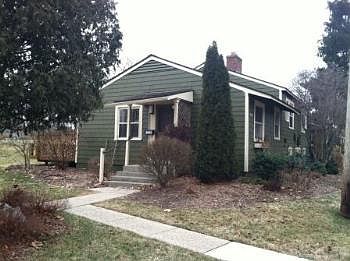 1st image of 2325 Fernwood Ave
