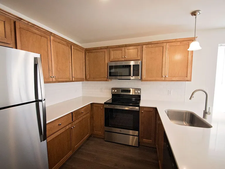 Apartments On Main — Photo 39