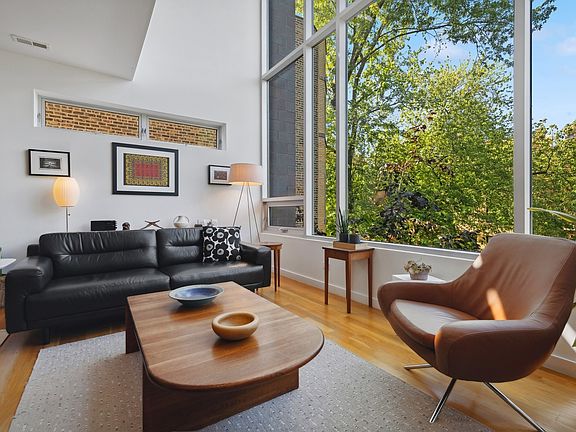 5th image of 1919 W Crystal St APT 201