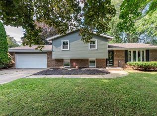 10140 W Paddock Ave, Beach Park, IL 60087