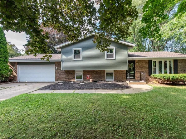 10140 W Paddock Ave, Beach Park, IL 60087