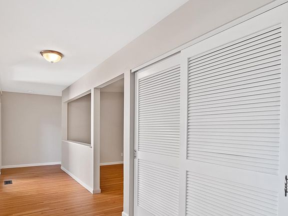 3rd image of 3275 Hermoso Dr
