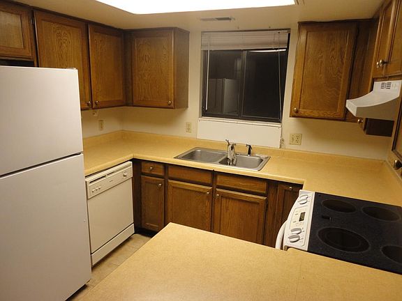 4th image of 860 E Parkway Ave APT A