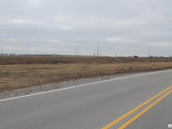 4 N Frontage Rd, Carterville, IL 62918