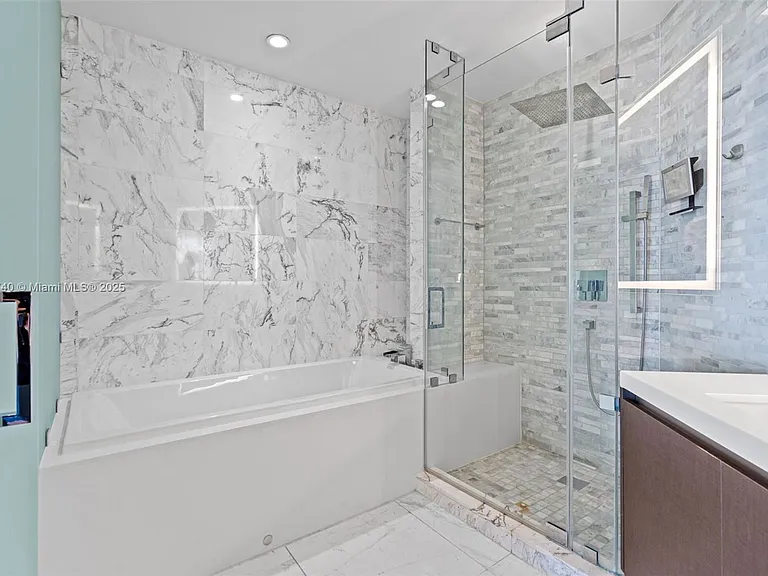 851 NE 1st Ave #1506 — Photo 28