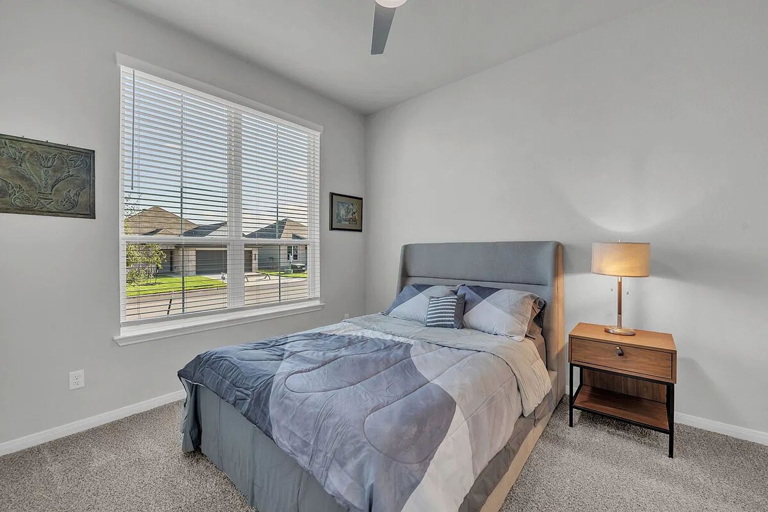 4 bed, 3.0 bath, 2066 sqft, $4,312 — Photo 4