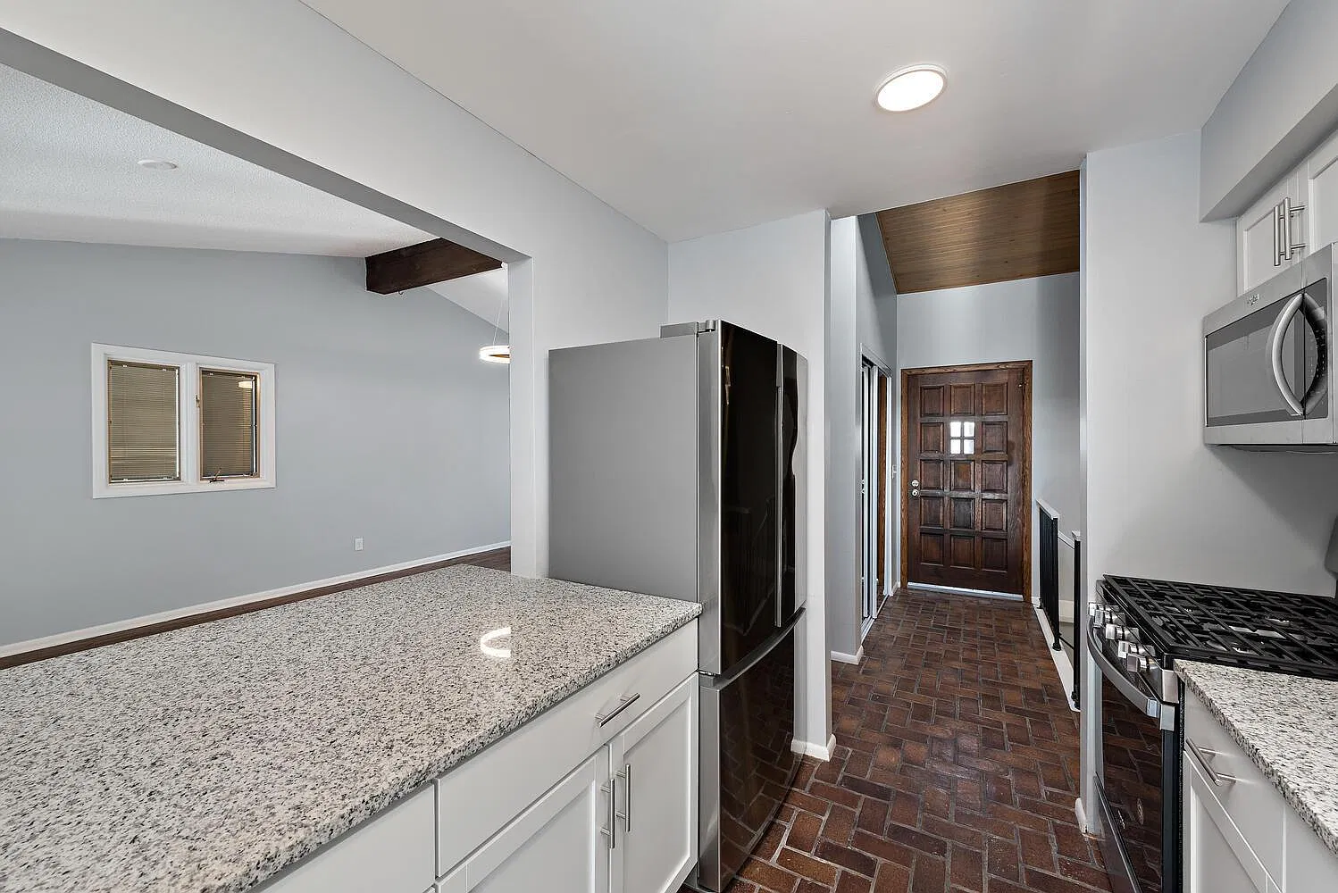 5329 Interlachen Blvd — Photo 3