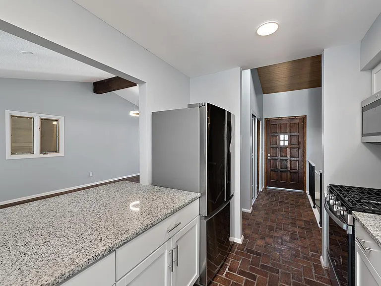 5329 Interlachen Blvd — Photo 3