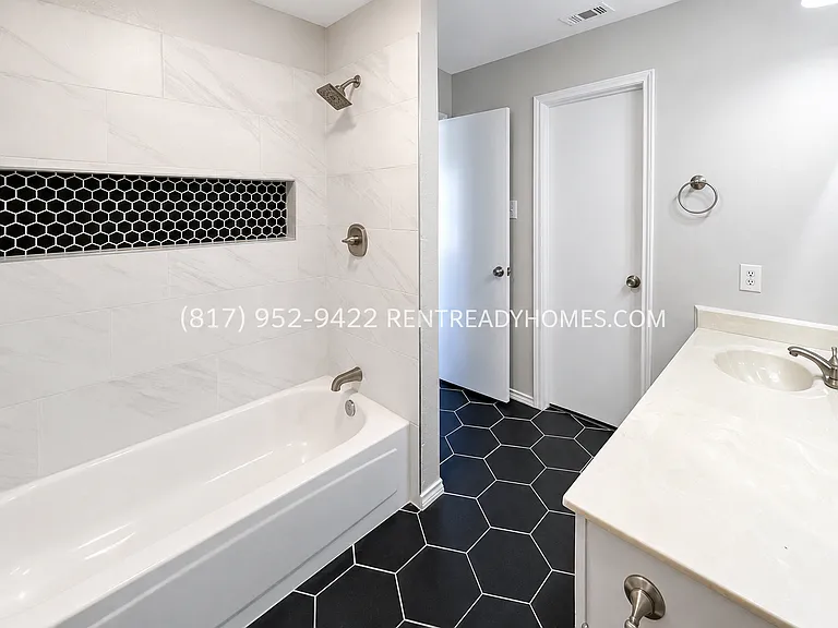 10308 Oak Branch Ln — Photo 10