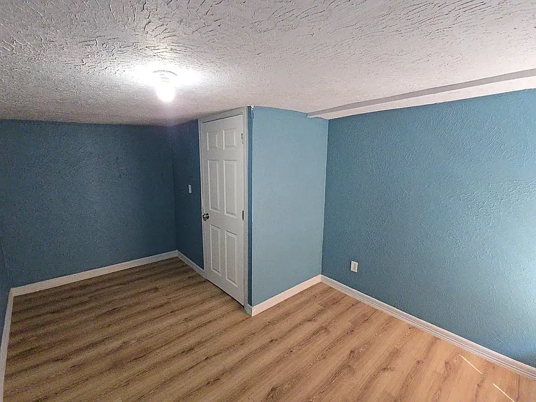 9010 Linda Vista Rd #B — Photo 10