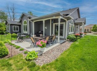 W206N16234 Melroy Pl #11, Jackson, WI 53037
