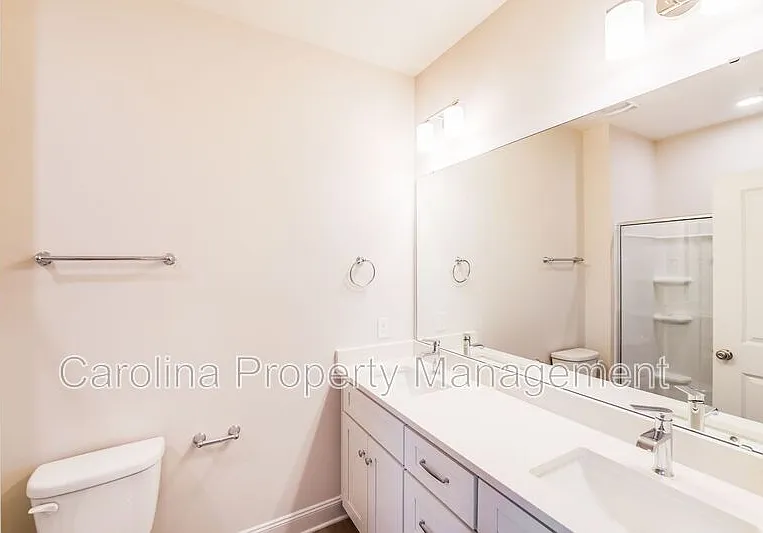 645 Brookwood St #B — Photo 22