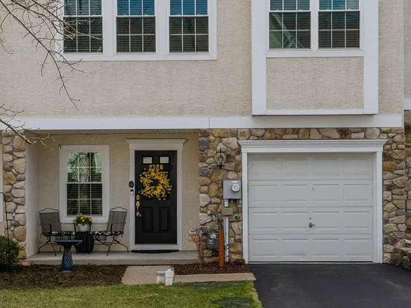 2726 Fynamore Ln #213W, Downingtown, PA 19335