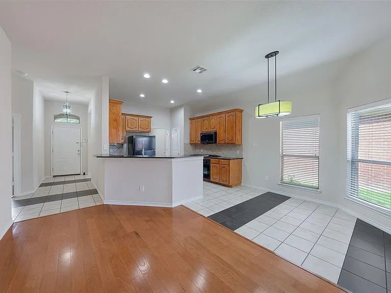 1411 Snowberry Dr — Photo 10