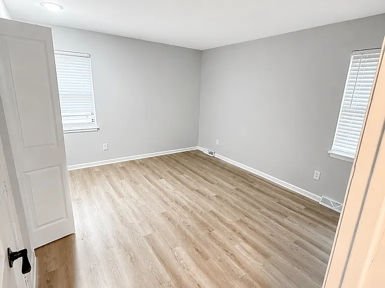 2004 E Cedar St #2006 — Photo 7