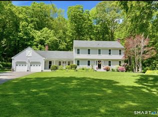 11 Bishop Drive, Woodbridge, CT 06525