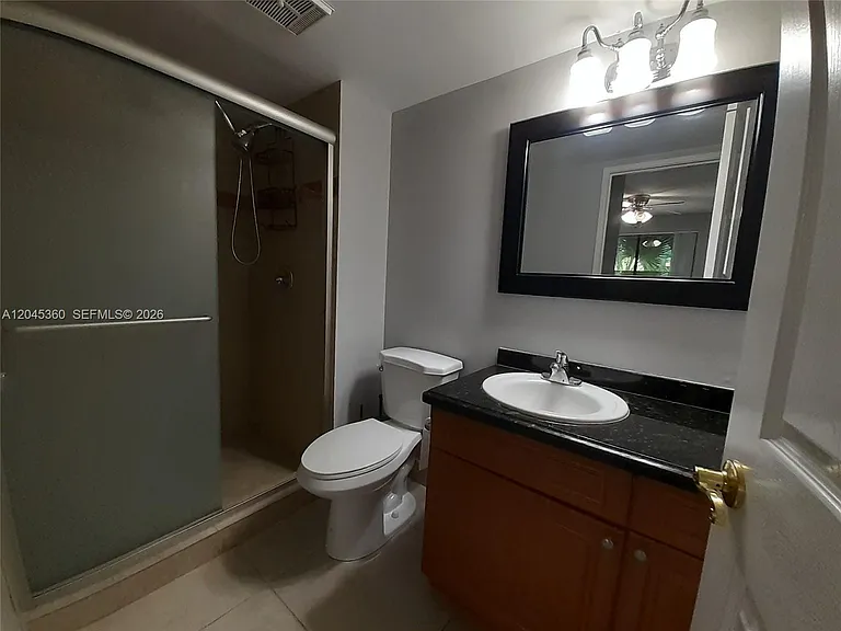 8407 Coral Lake Mnr #8407 — Photo 14