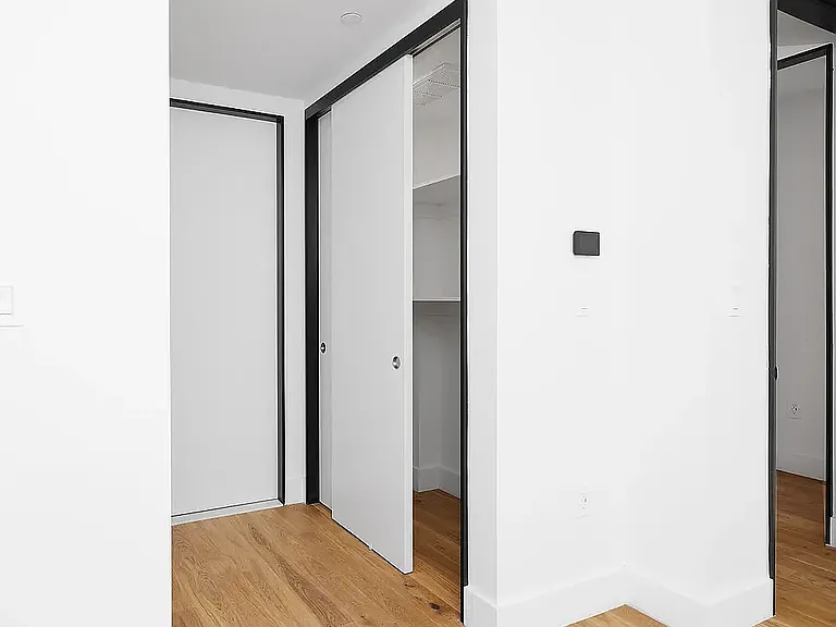224 W 20th St #2 — Photo 10