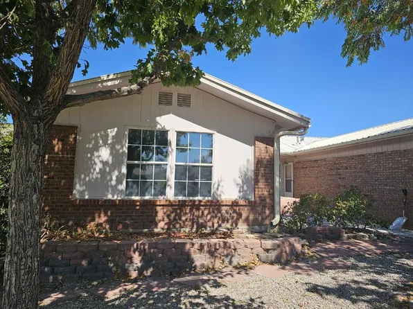 8125 Shannon St NE, Albuquerque, NM 87109