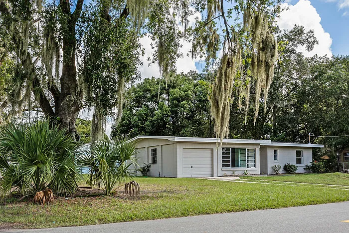 3 bed, 2.0 bath, 1200 sqft, $2,150 — Photo 2