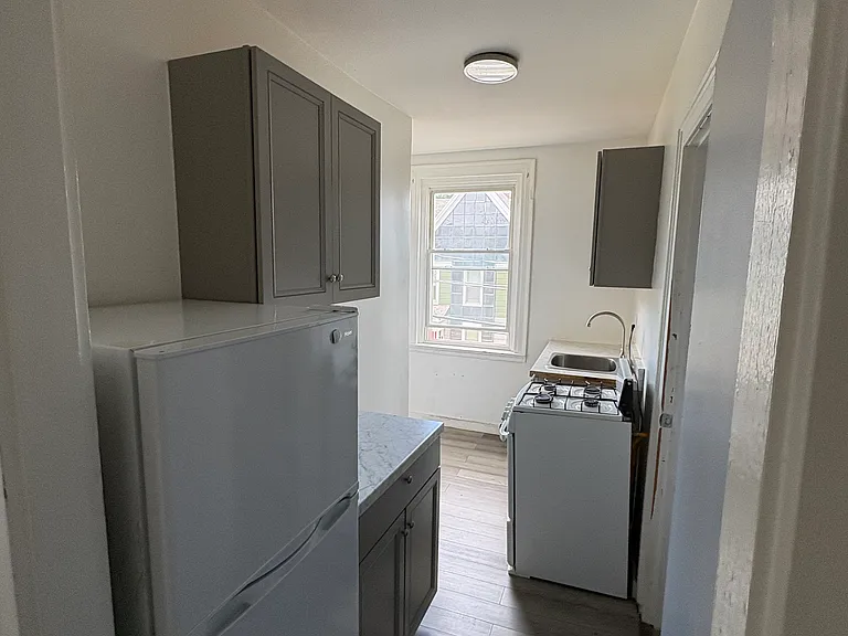 104 E Main St #8 — Photo 11