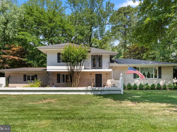 547 Beech Dr, Lusby, MD 20657